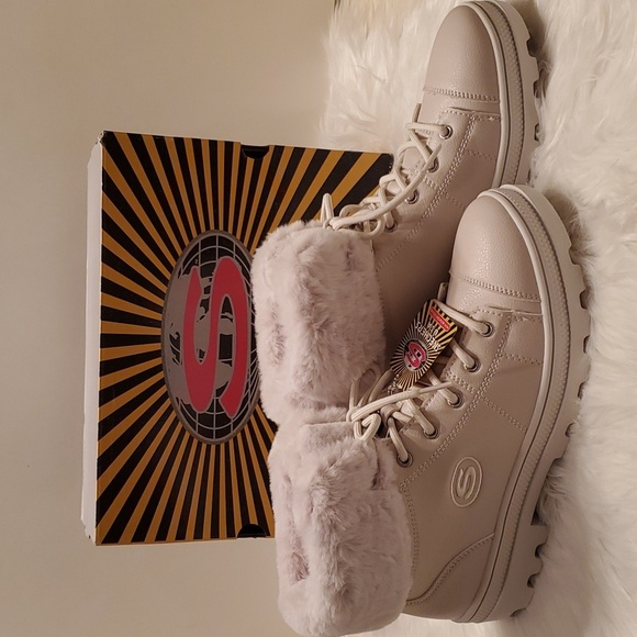 Skechers Roadies-Top It Off Laceup Combat Boots Fur Ankle Lug Heel White Size 10 - Picture 3 of 9